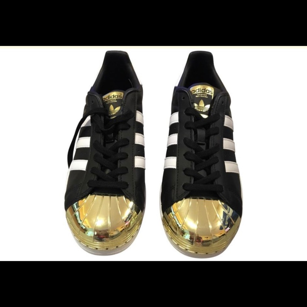 ❌SOLD❌‼️Adidas superstar sneakers NWOT